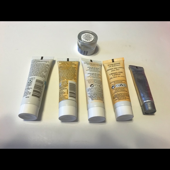 Burt’s Bees Travel Sized Product In Christmas Tin - Picture 4 of 4